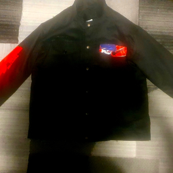 Anime Gear Guru - Picture 1 of 3